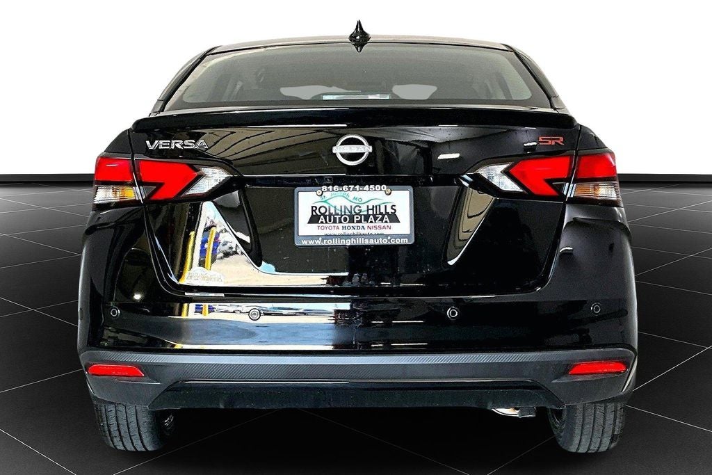 2025 Nissan Versa 1.6 SR