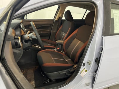 2025 Nissan Versa 1.6 SR