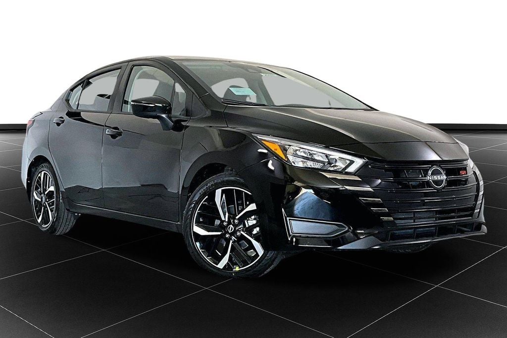 2025 Nissan Versa 1.6 SR