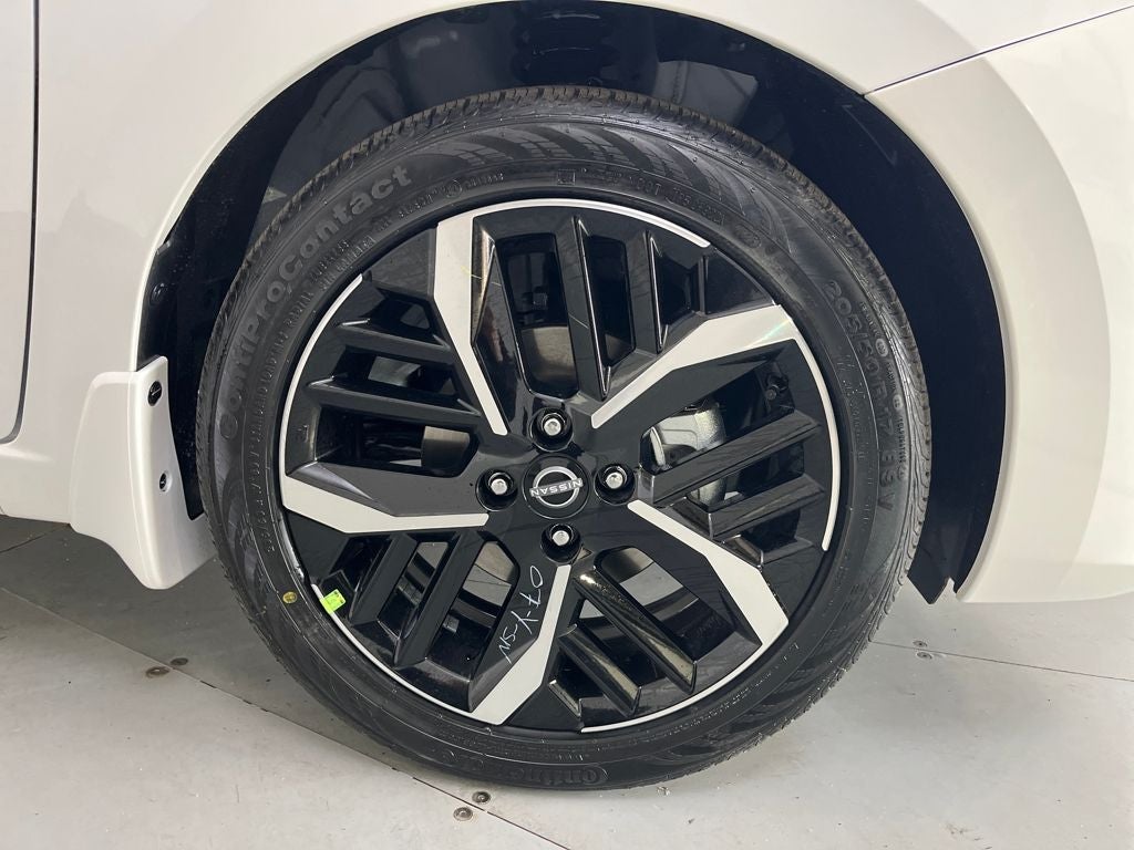 2025 Nissan Versa 1.6 SR