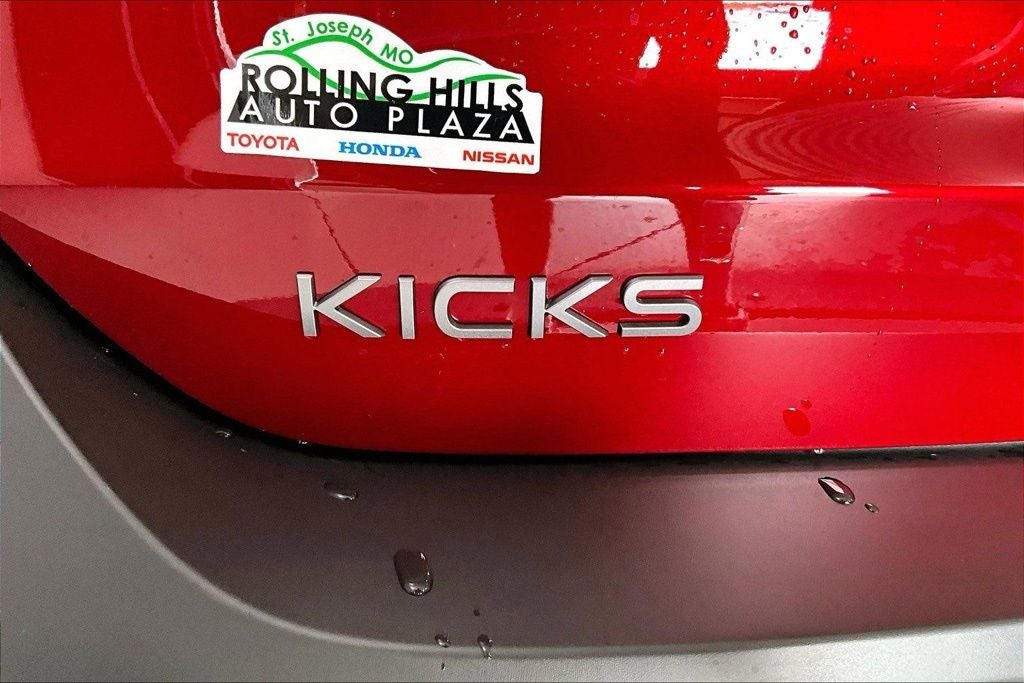 2025 Nissan Kicks SV