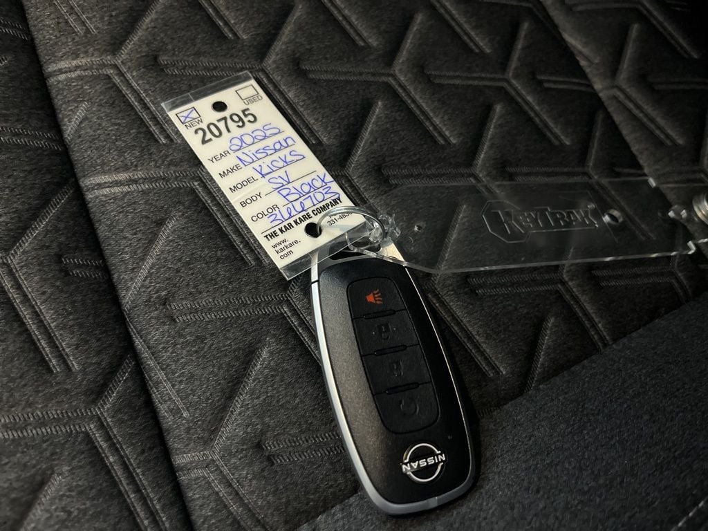 2025 Nissan Kicks SV