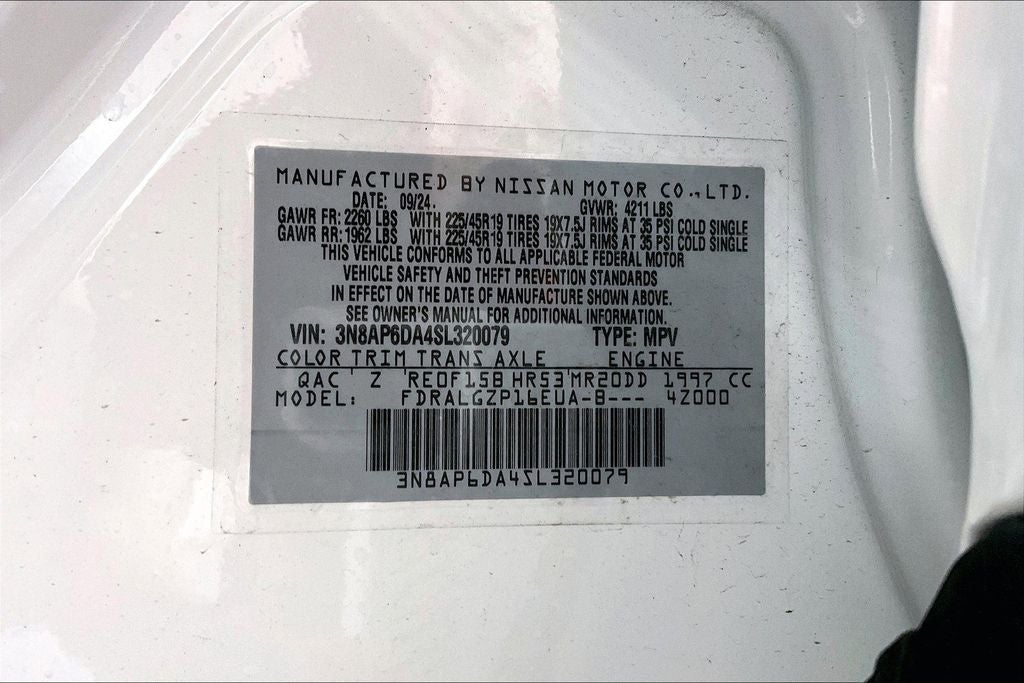 2025 Nissan Kicks SR