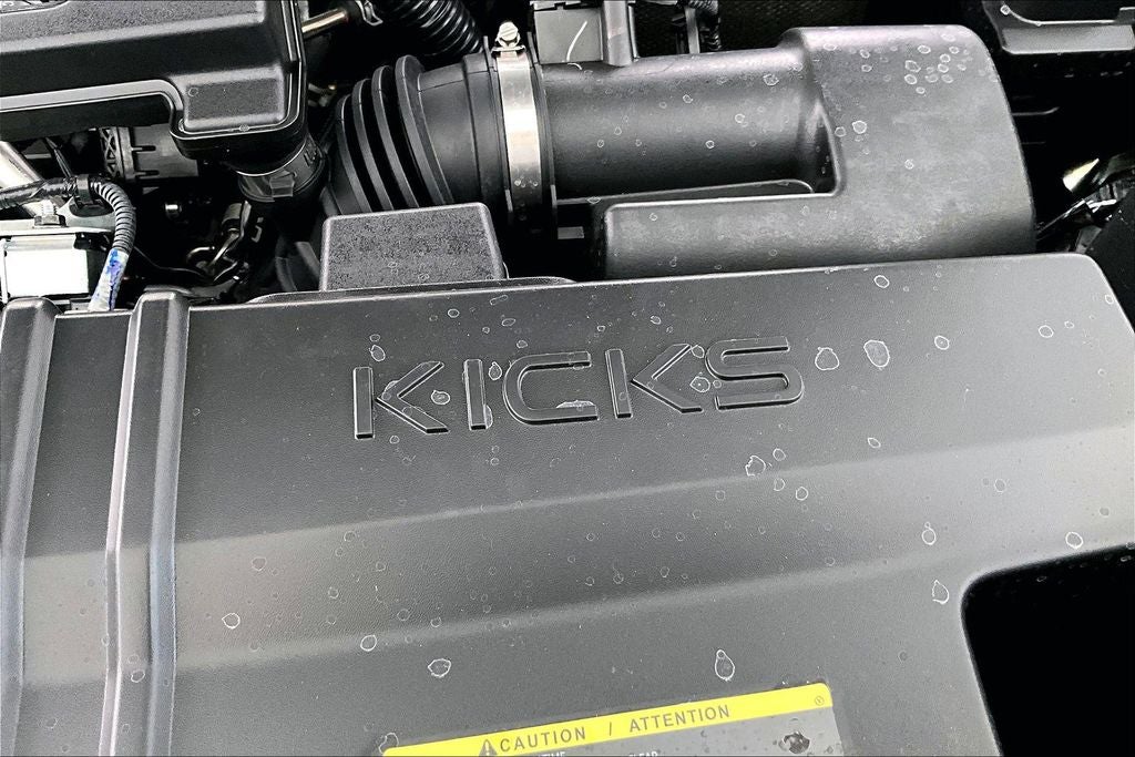 2025 Nissan Kicks SR