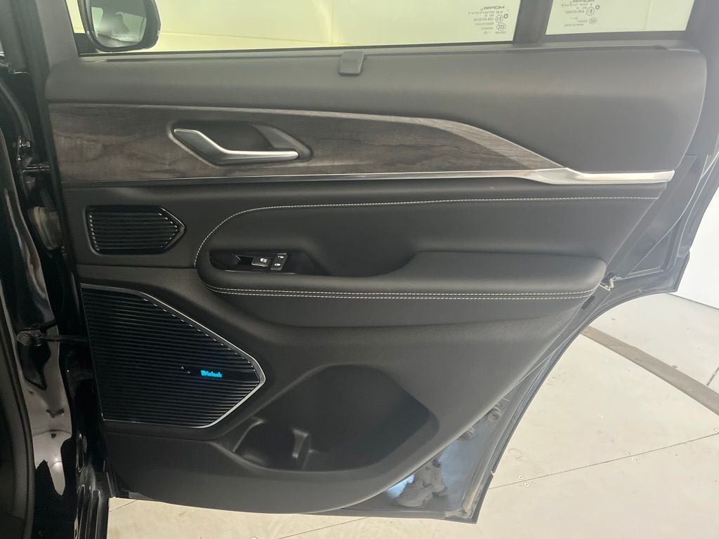 2022 Jeep Grand Cherokee Overland