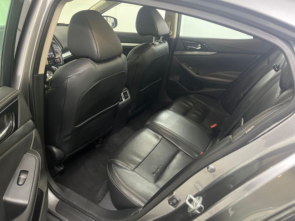 2022 Nissan Maxima SV