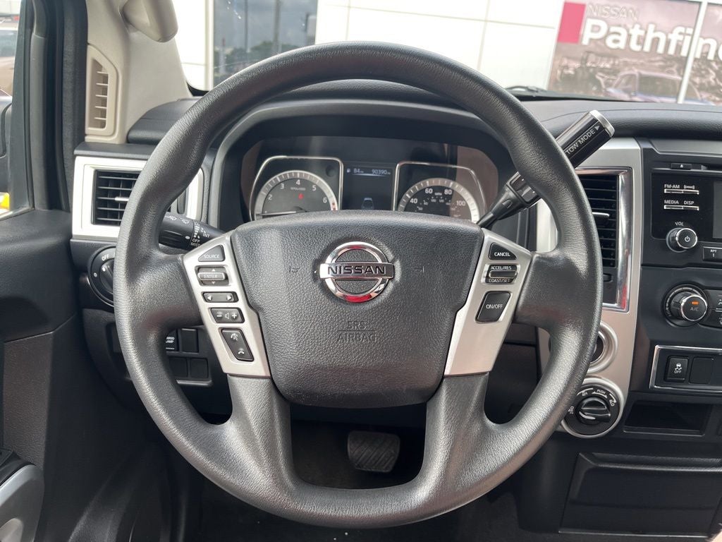 2017 Nissan Titan SV