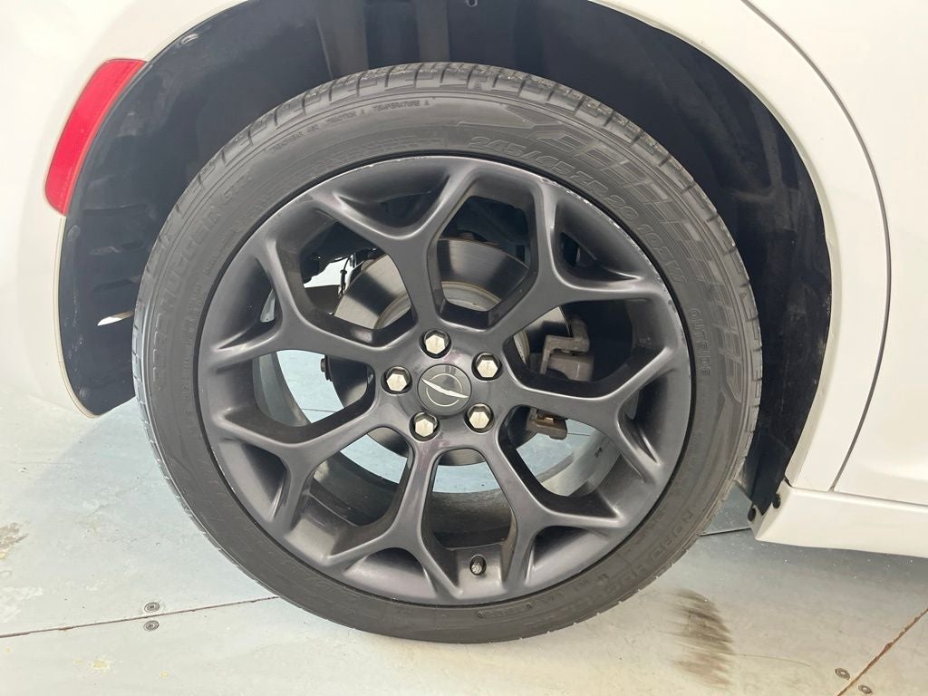 2019 Chrysler 300 S