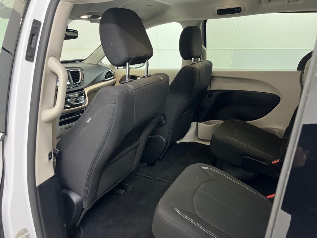 2024 Chrysler Voyager LX