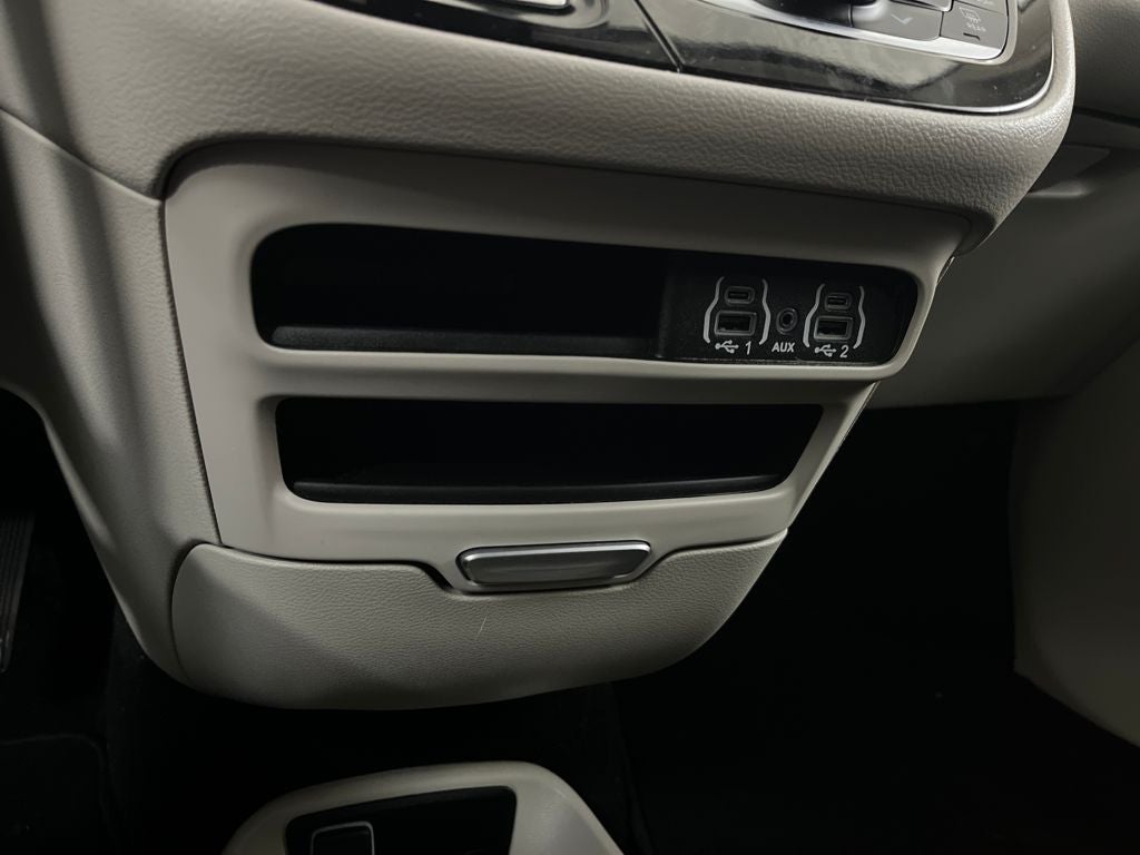 2024 Chrysler Voyager LX