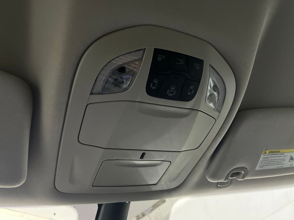 2024 Chrysler Voyager LX