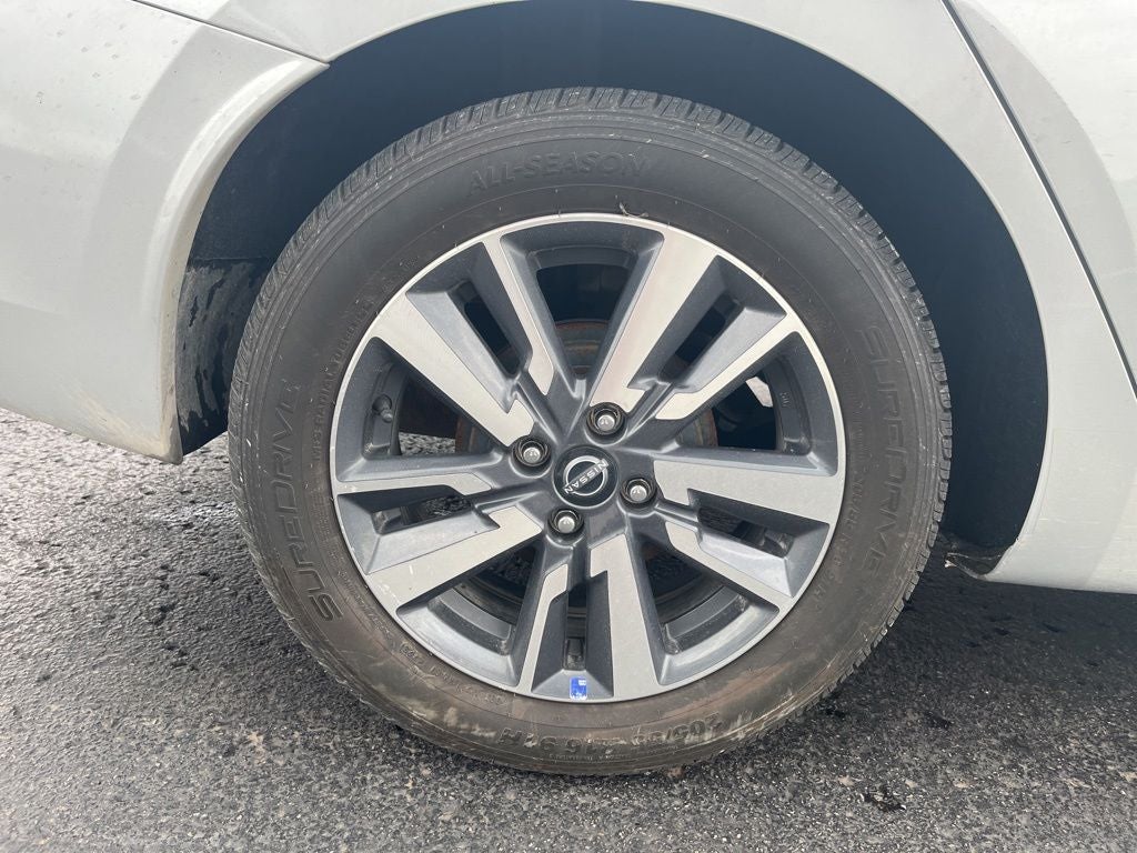 2023 Nissan Versa 1.6 SV