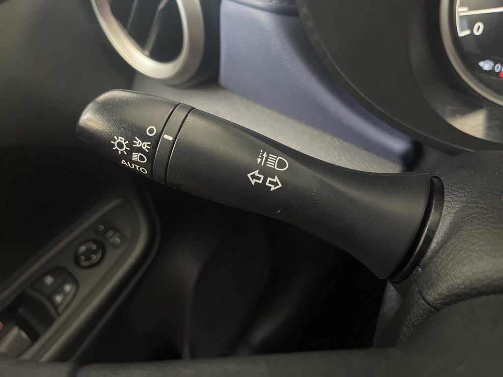 2023 Nissan Versa 1.6 SV
