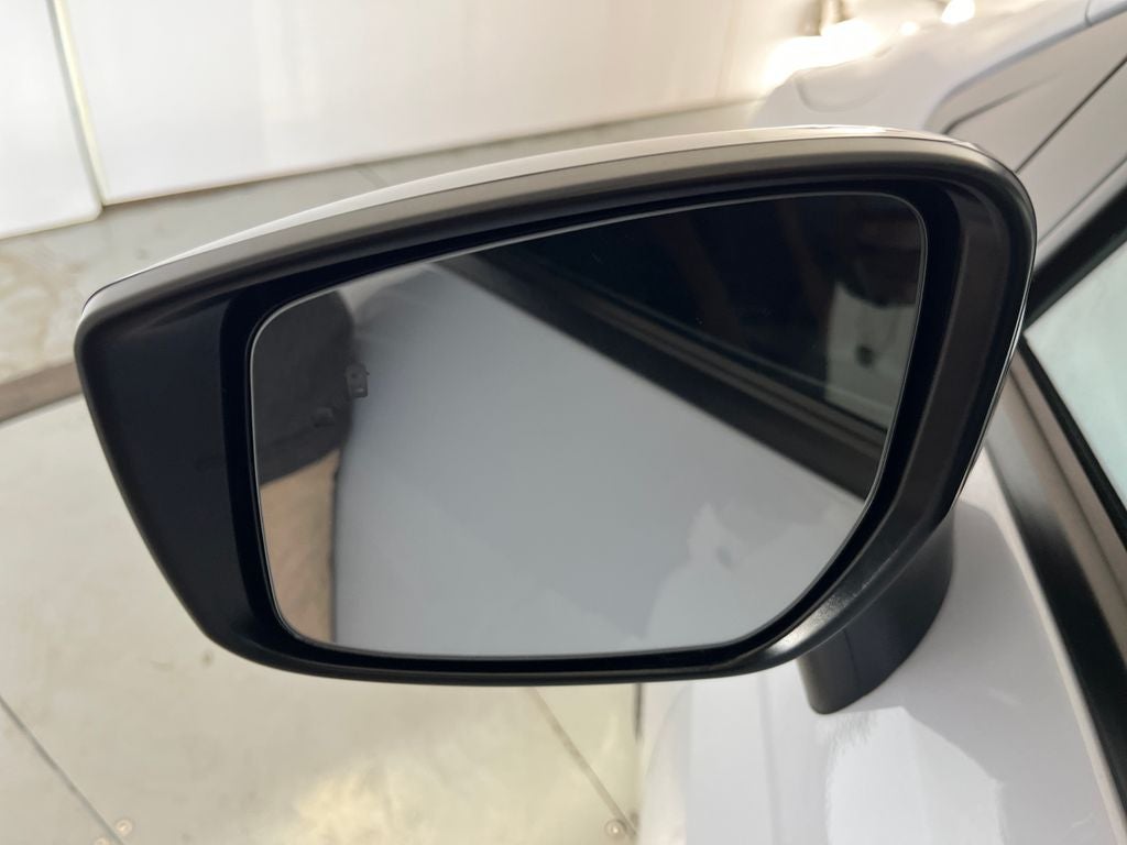 2024 Nissan Versa 1.6 SR