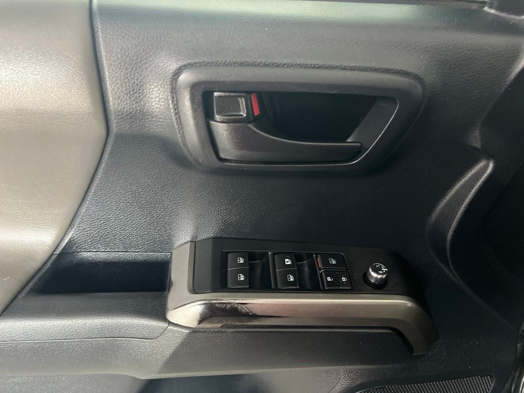 2017 Toyota Tacoma SR5 V6