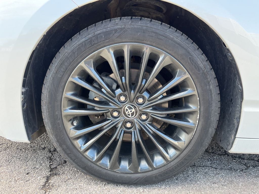 2019 Toyota Avalon Hybrid XSE