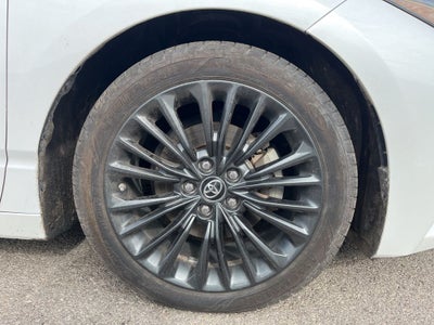 2019 Toyota Avalon Hybrid XSE