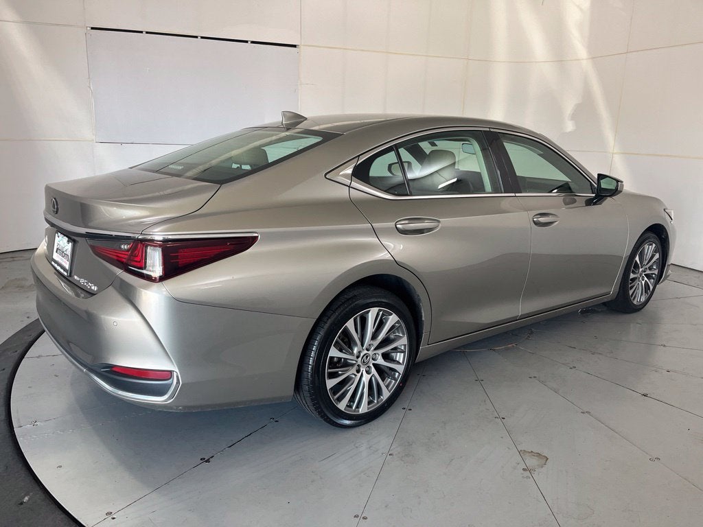 2021 Lexus ES 250