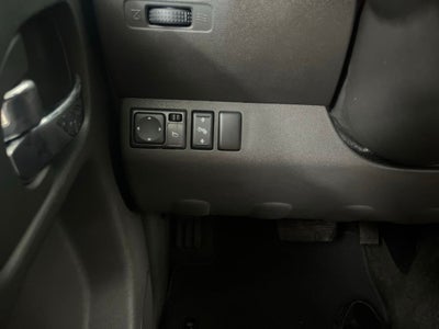 2012 Nissan Pathfinder SV