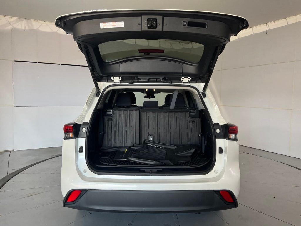 2020 Toyota Highlander LE