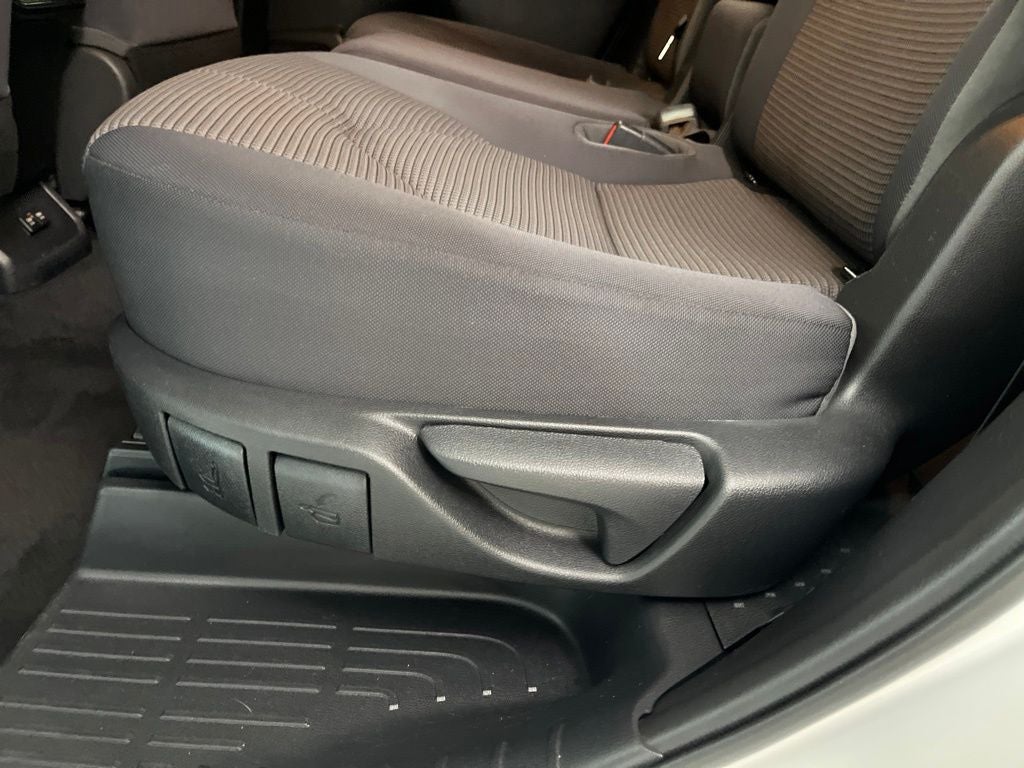 2020 Toyota Highlander LE