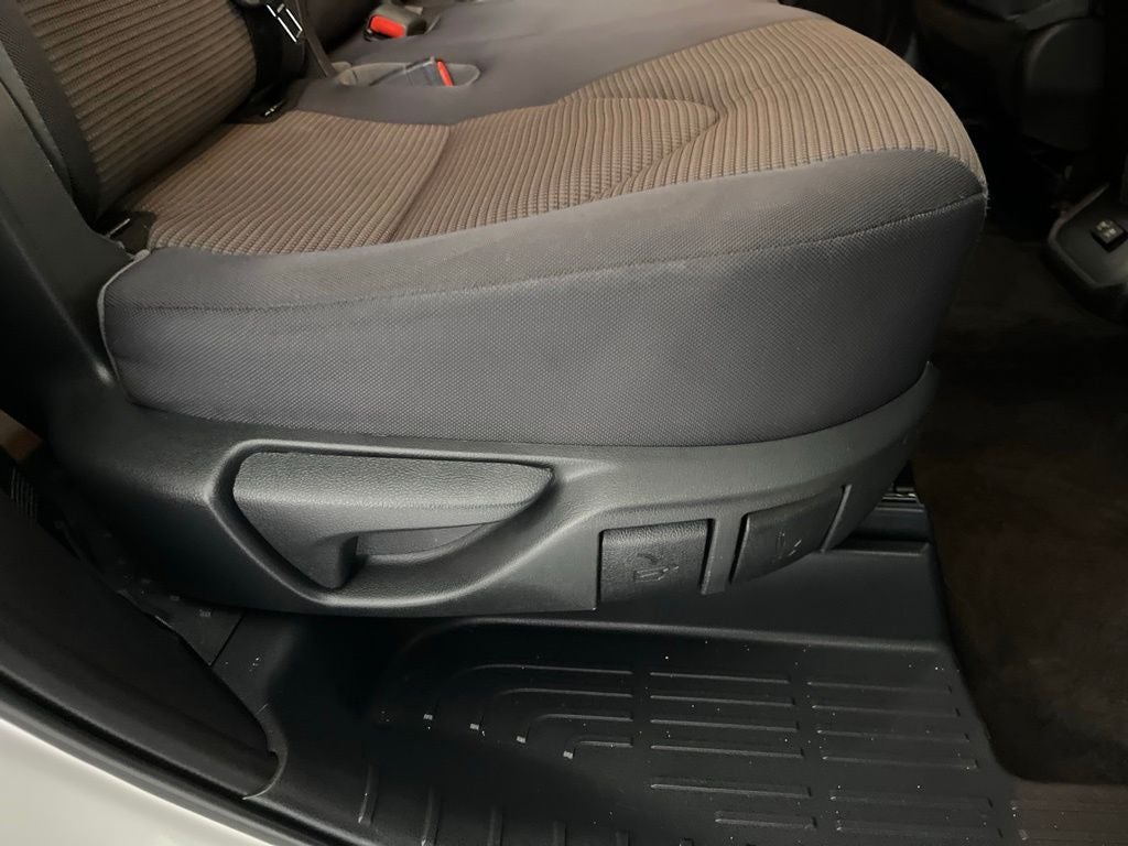 2020 Toyota Highlander LE
