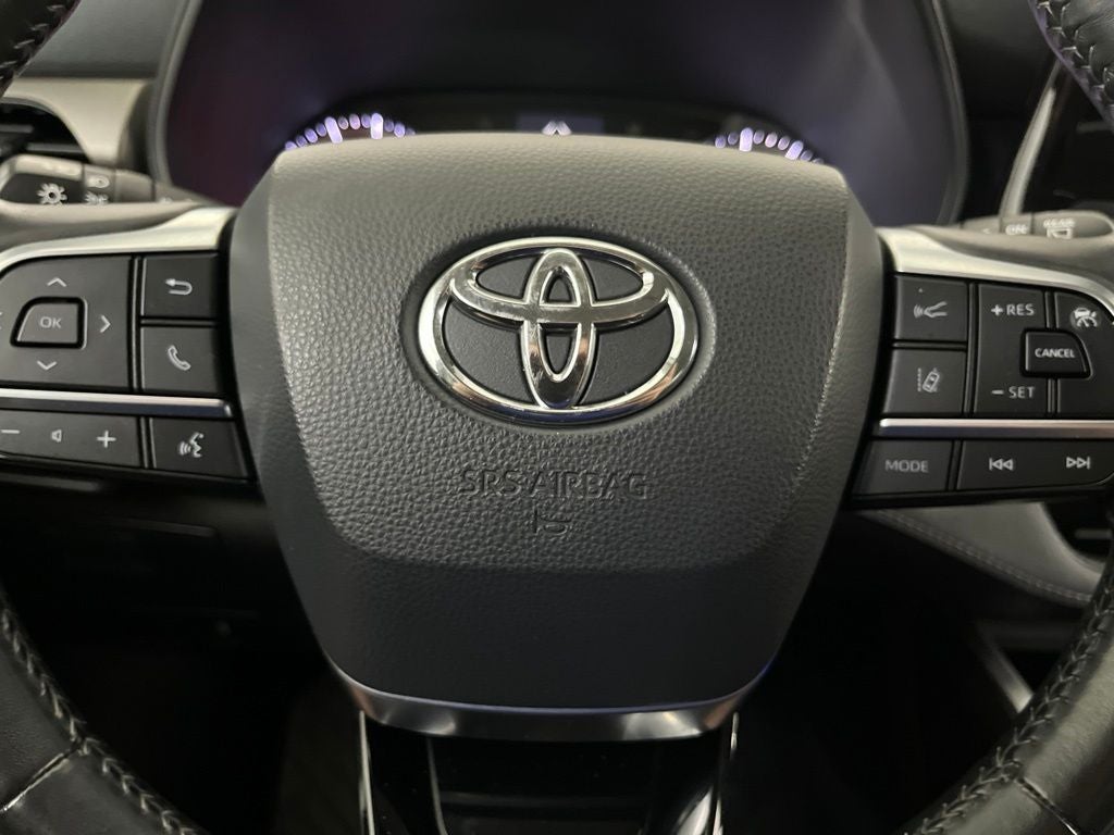 2020 Toyota Highlander LE