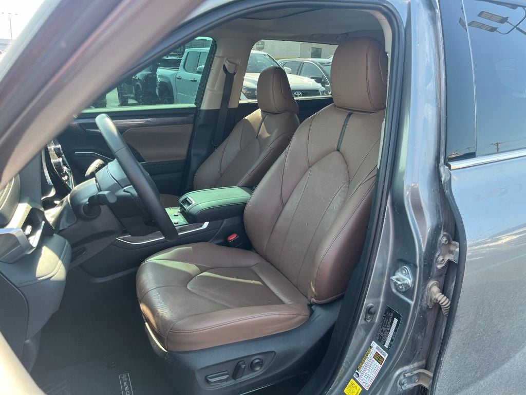 2025 Toyota Highlander Hybrid Limited 25th Edition