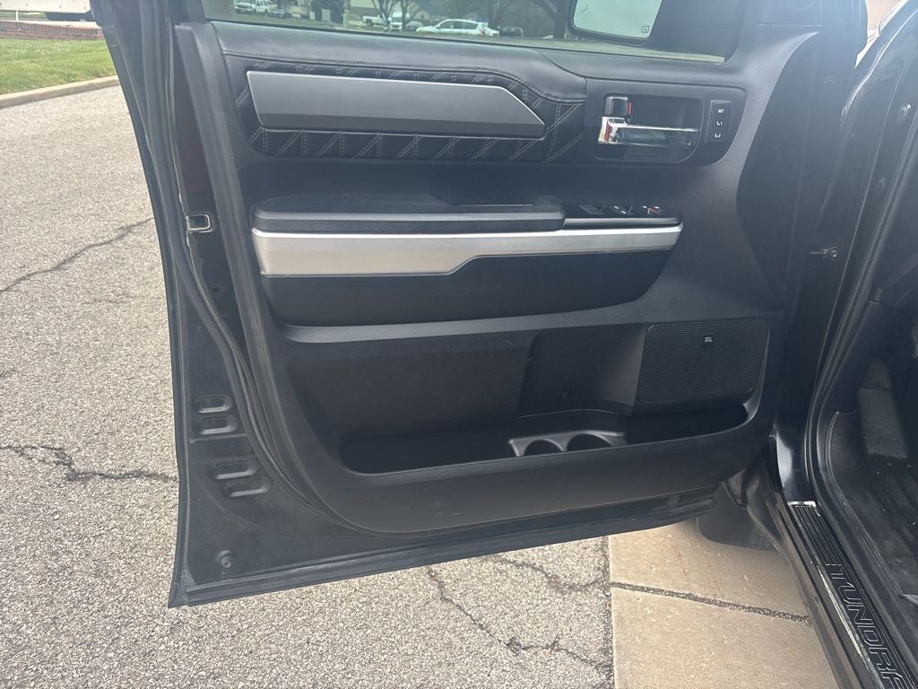 2017 Toyota Tundra Platinum 5.7L V8