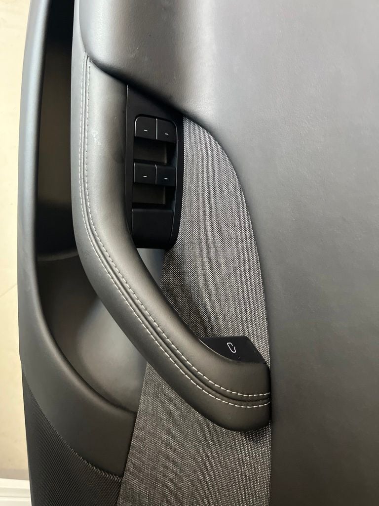 2023 Tesla Model S Plaid