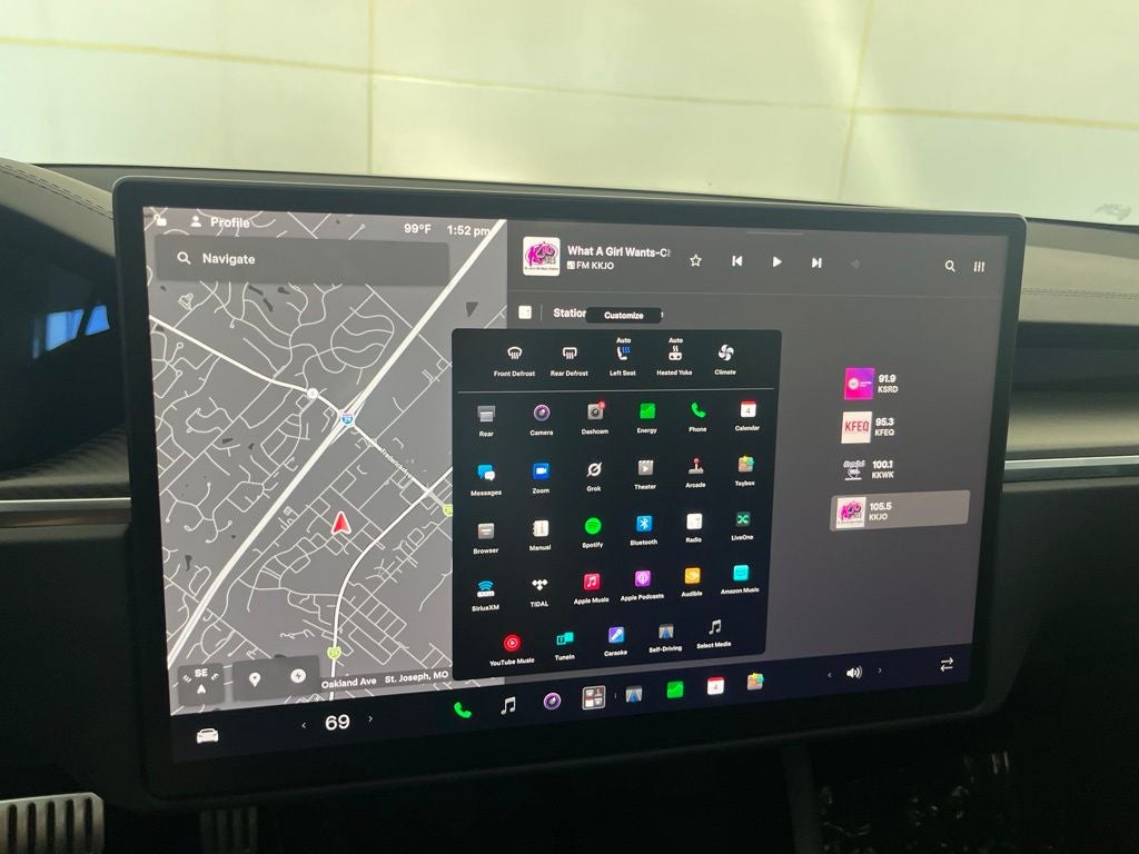 2023 Tesla Model S Plaid