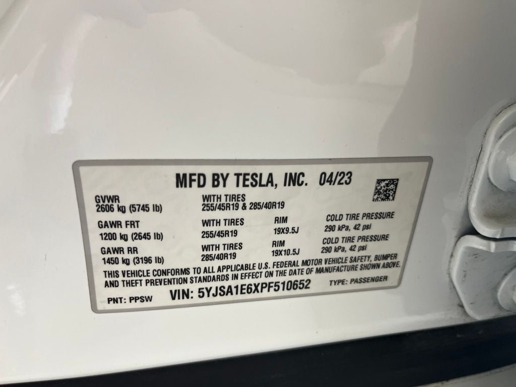 2023 Tesla Model S Plaid