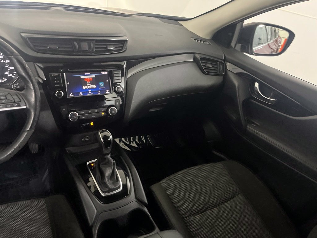 2022 Nissan Rogue Sport SV
