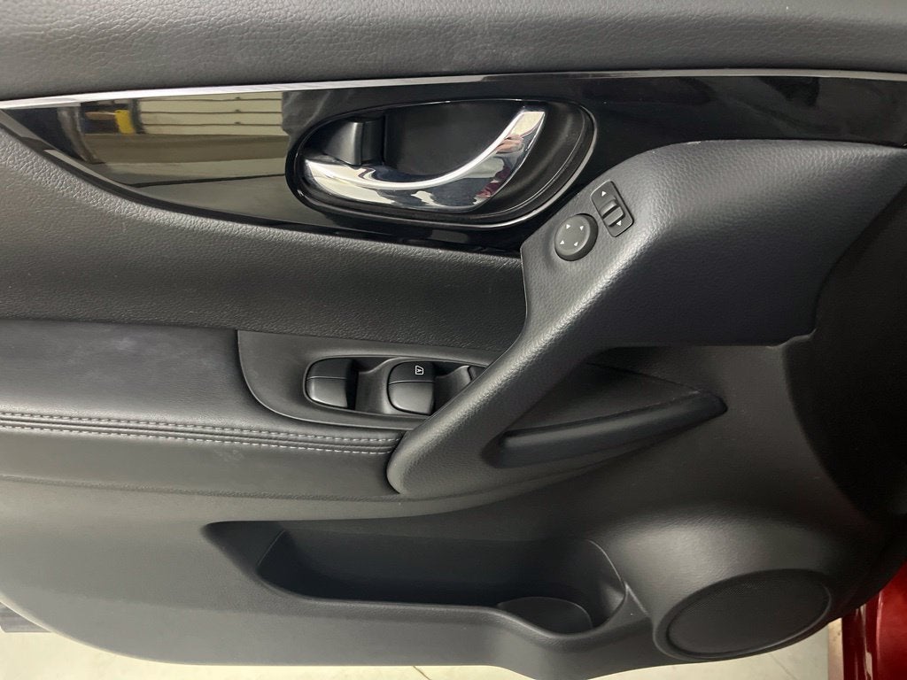 2022 Nissan Rogue Sport SV