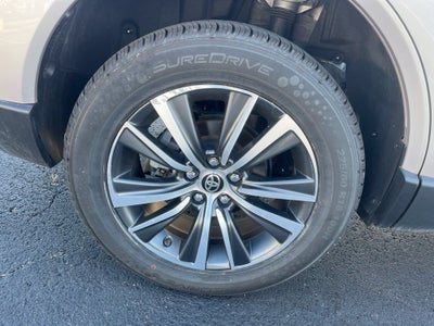 2024 Toyota Venza LE