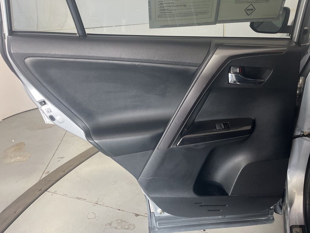 2018 Toyota RAV4 SE