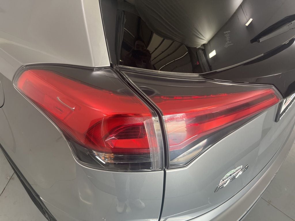 2018 Toyota RAV4 SE