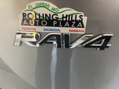 2018 Toyota RAV4 SE