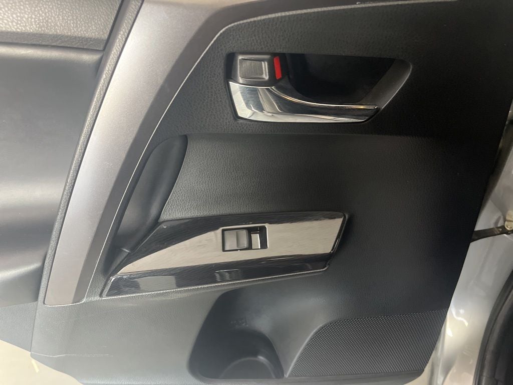 2018 Toyota RAV4 SE