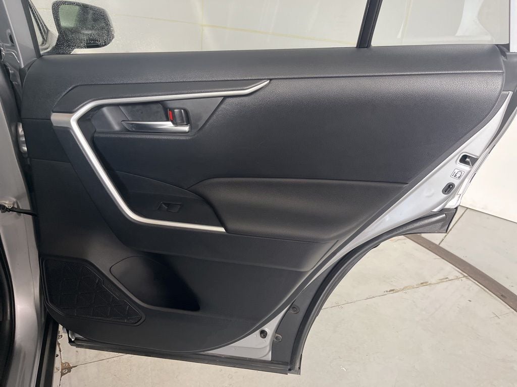 2019 Toyota RAV4 Hybrid XLE