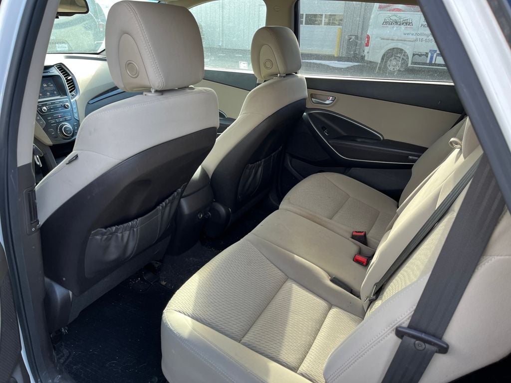 2017 Hyundai Santa Fe SE