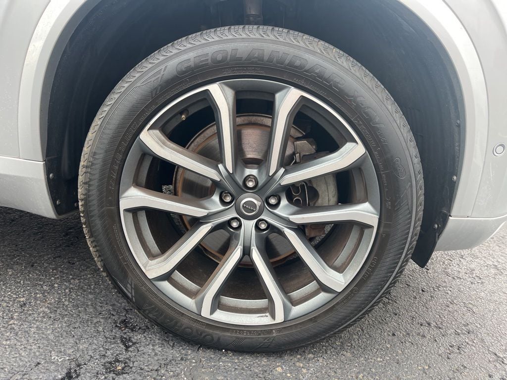 2017 Volvo XC90 T6 Momentum