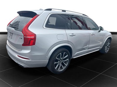 2017 Volvo XC90 T6 Momentum